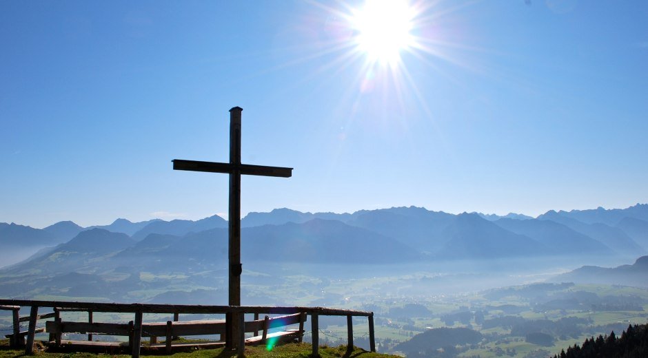 Gipfelkreuz am Ofterschwanger Horn © Tourismus Hörnerdörfer, MA