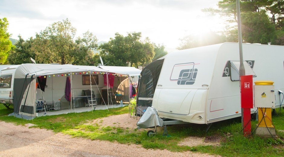 Campers at the campsite © Anna Kwiatkowska - Fotolia.com