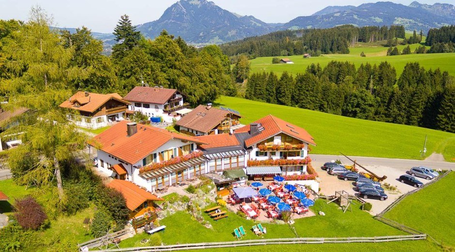 Luftaufnahmen_Hotel_Alphorn © Landhotel Alphorn