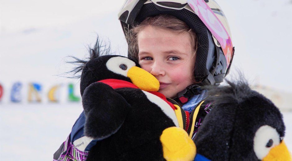Maskotchen Pinguin Bobo vom Kinder Club © Skischule Ofterschwang / Bobos Kinder Club