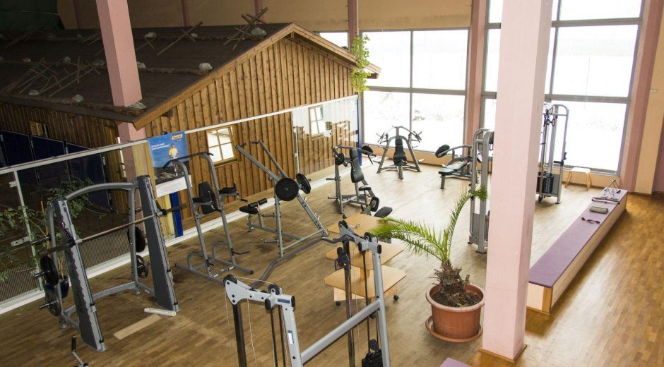 Kraftmaschinen und Kabelzüge im Sportpark © Sportpark Fischen