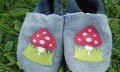 Niedliche Leder-Hausschuhe für Kinder © Landleben, V. Endreß