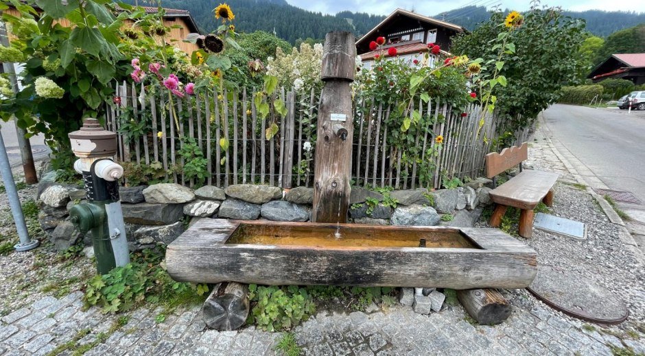Station 5 - Brunnen an der alten Schule © Tourismus Hörnerdörfer GmbH