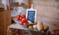 Saisonales Obst und Gemüse im Hofladen24 © Tourismus Hörnerdörfer, F. Kjer