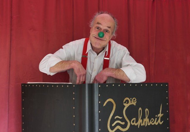 Die Wahrheit über den Froschkönig (c) Achim Sonntag 1 © Achim Sonntag Die Wahrheit über den Froschkönig (c) Achim Sonntag 1 © Achim Sonntag