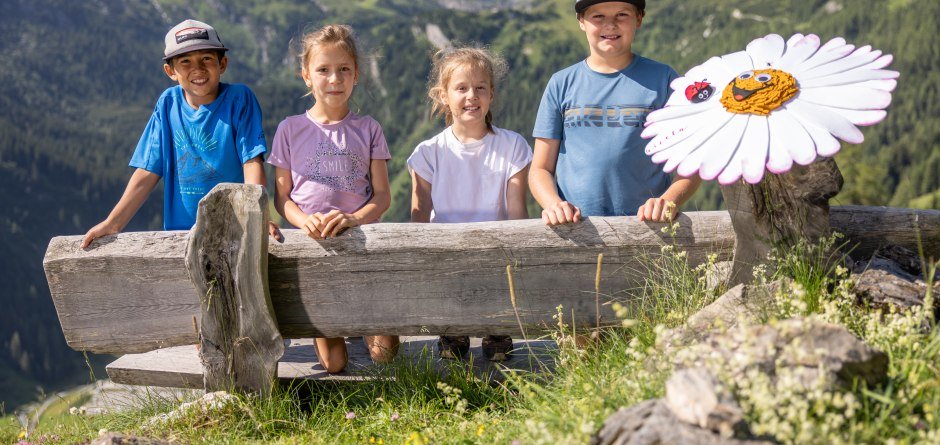 Mit Gisela Gänseblümchen unterwegs in der Natur © Tiroler Familiennester