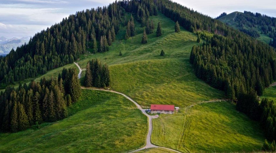 Fahnengehren Alpe bei Abenddämmerung