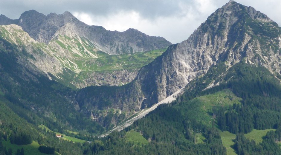 Blick auf die Schöllanger Burgkirche © Tourismus Hörnerdörfer, W. Drees