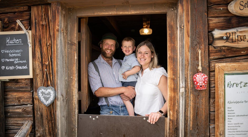 Ihre Gastgeber auf der Alpe Hinteregg © Tourismus Hörnerdörfer, F. Kjer