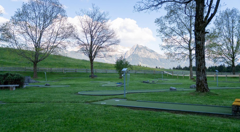 Minigolf mit herrlichem Bergpanorama © Martin Schickewitz