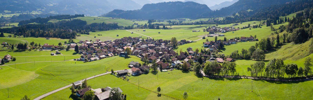 Bolsterlang aus der Luft fotografiert © Tourismus Hörnerdörfer GmbH - Bolsterlang Luftbilder@ProVisionMedia