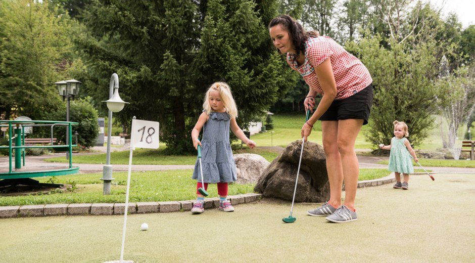 Erlebnis-Minigolf Obermaiselstein © Tourismus Hörnerdörfer, F. Kjer