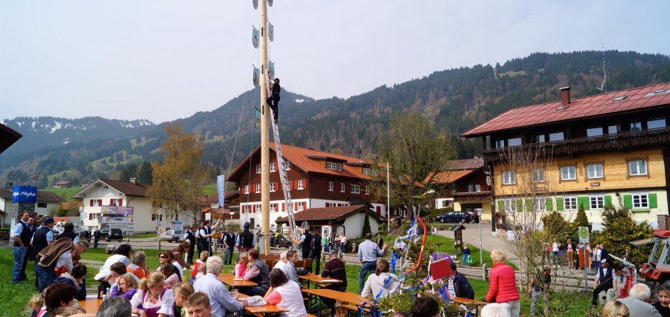 Maibaum © Tourismus Hörnerdörfer GmbH