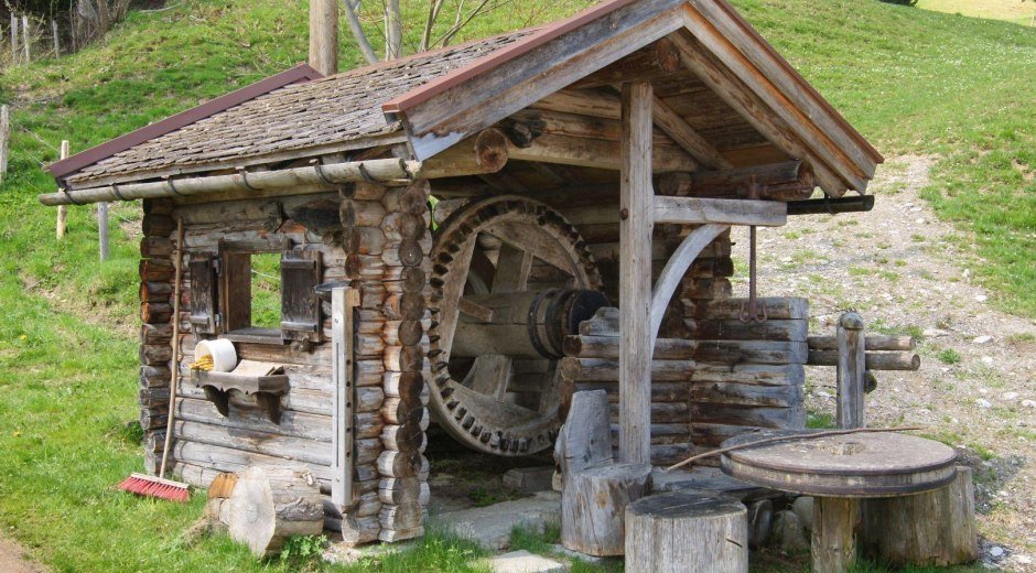 Original-Antriebsrad aus dem 16. Jahrhundert © Tourismus Hörnerdörfer GmbH