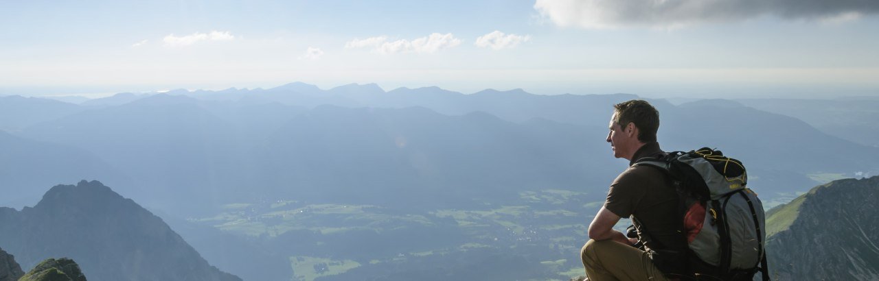 Blick vom Gipfel in die allgäuer Alpen © Alexander Rochau