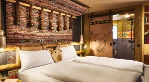 KUKU-Berghotel-Aelpler-Zimmer-Schlafen-web