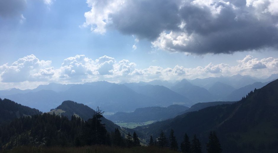 Aussicht vom Ochsenkopf Richtung Bergstation der Hörnerbahn