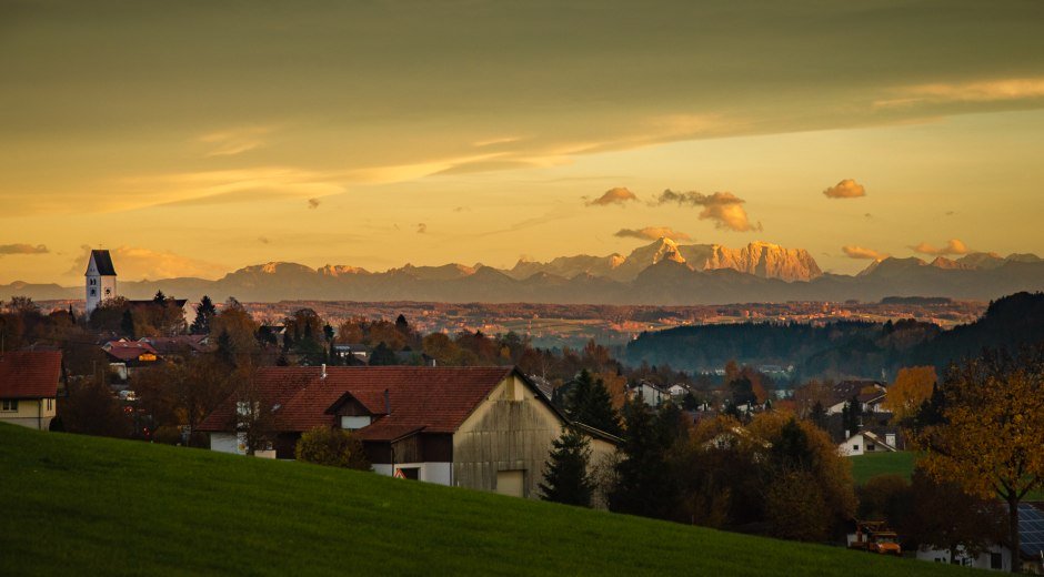 Altusried mit majestätischer Alpenkulisse © Gästeinformation Altusried