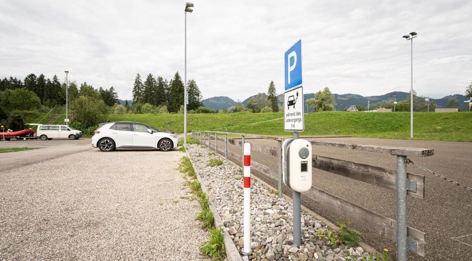 Ladestation für E-Auto - Fischen-Au © Tourismus Hörnerdörfer GmbH