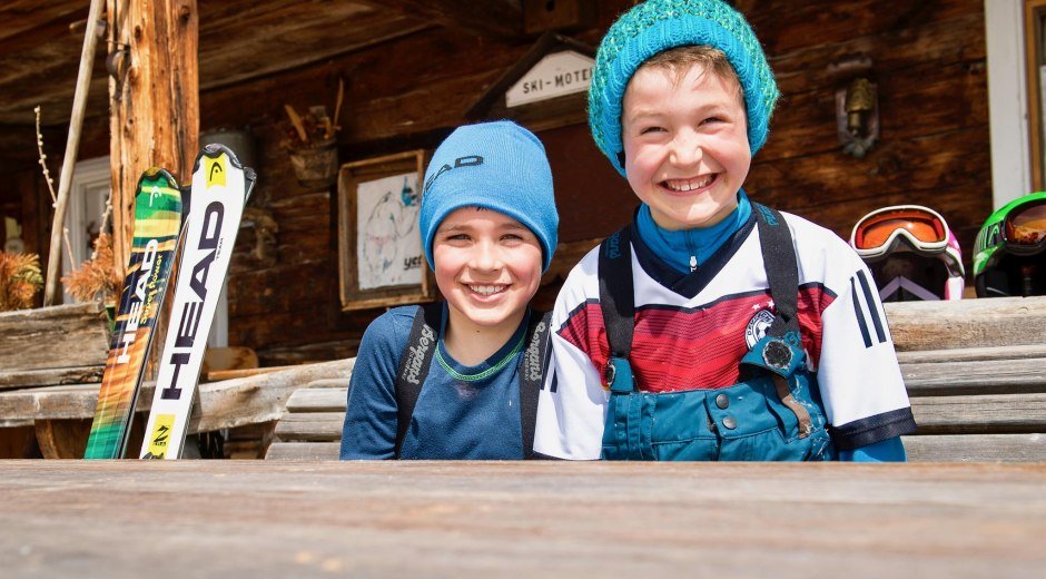 Kinderspaß beim Skikurs © Copyright: Skischule Ofterschwang / HEAD