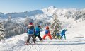Kinder mit Skilehrer © Tourismus Hörnerdörfer, F. Kjer