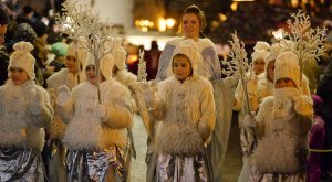 Der Erlebnis-Weihnachtsmarkt mit vielen Veranstaltungen in Bad Hindelang. © Bad Hindelang Tourismus/ Wolfgang B. Kleiner