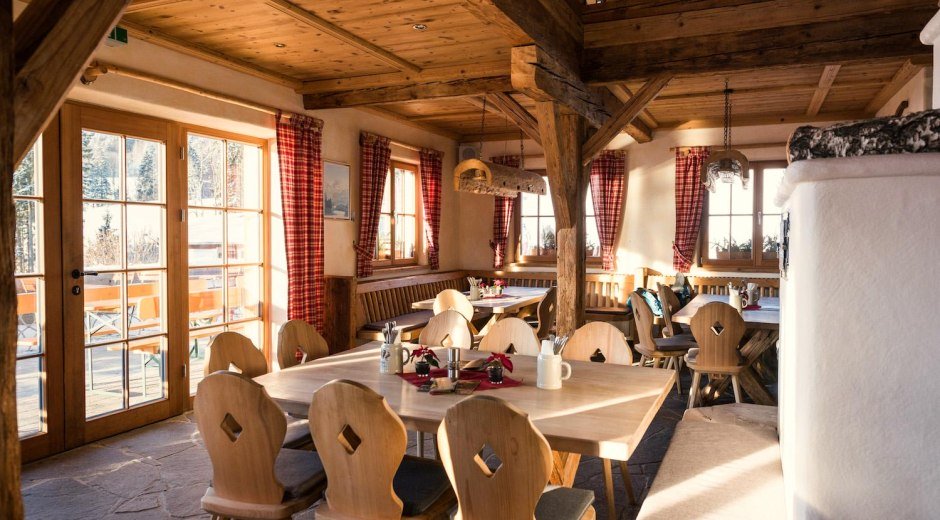 Stube mit Kamin - Schlitte Hitte in Ofterschwang © Tourismus Hörnerdörfer, F. Kjer