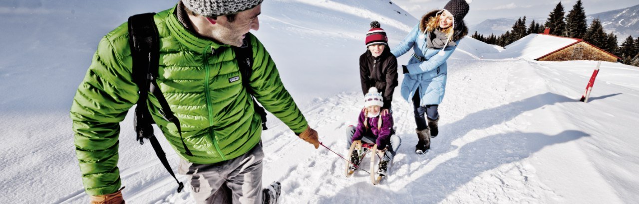 Familie beim Rodeln im Allgäu © Allgäu GmbH