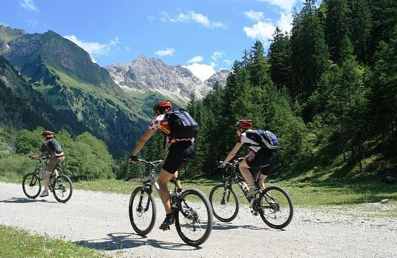 Oberstdorfer Trettachtalrunde - mit dem Fahrrad ab Bolsterlang © Tourismus Hörnerdörfer