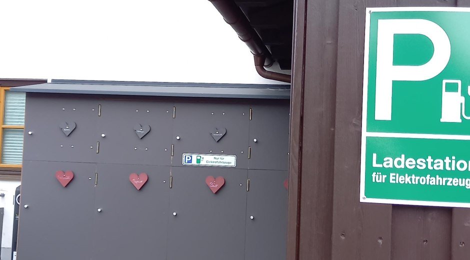 E-Ladestation am Haus Eldorado © Tourismus Hörnerdörfer GmbH