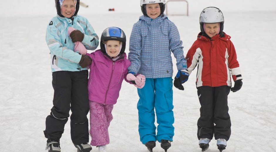 Schlittschuhelaufen für die ganze Familie © Tourismus Hörnerdörfer GmbH