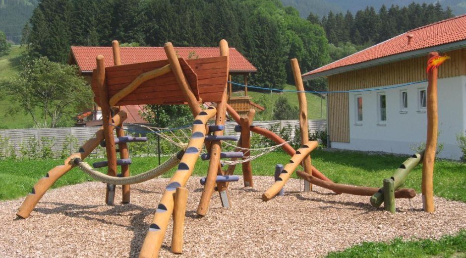 Spielplatz in Fischen-Au © Tourismus Hörnerdörfer, H. Besler