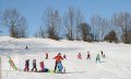 Erste Skiversuche im Schnee am Kinderskilift Moosbach © Markt Sulzberg