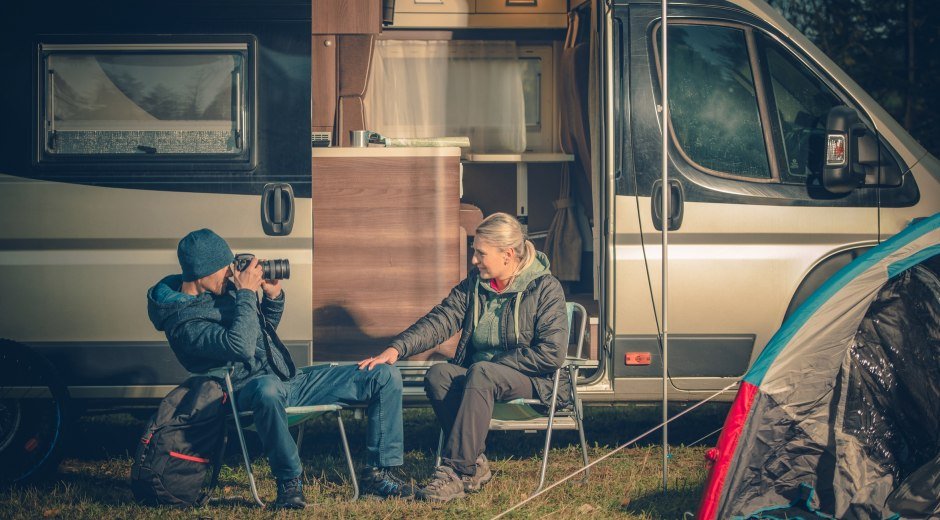 Camping Couples Fun © Tomasz Zajda- Fotolia.com