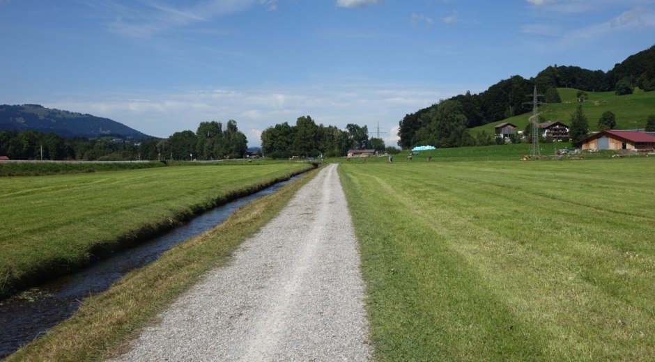 Feldweg in Richtung Unterthalhofen © Tourismus Hörnerdörfer GmbH