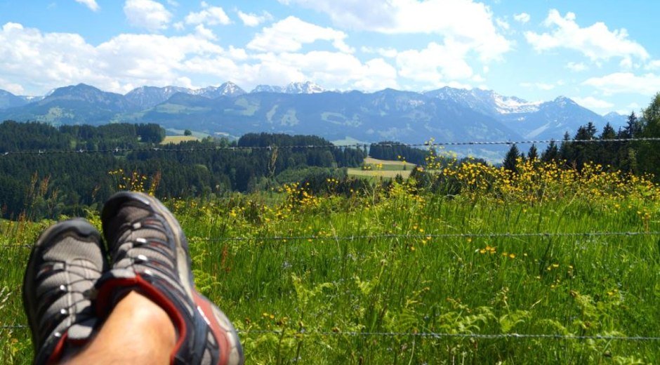 Ruhe genießen mit Blick auf die Allgäuer Alpen © Tourismus Hörnerdörfer GmbH