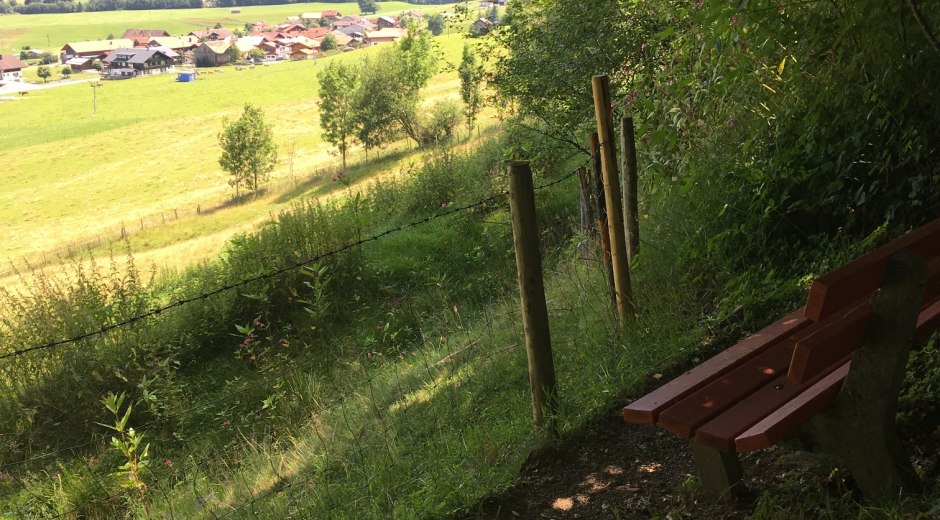 Die Ruhebänke laden zum Verweilen ein © Tourismus Hörnerdörfer GmbH