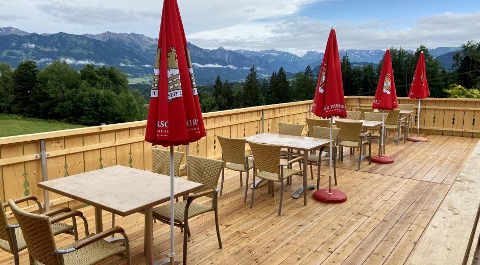 Wurzelhütte Ofterschwang - Terrasse mit Bergblick © Wurzelhütte - Ofterschwang