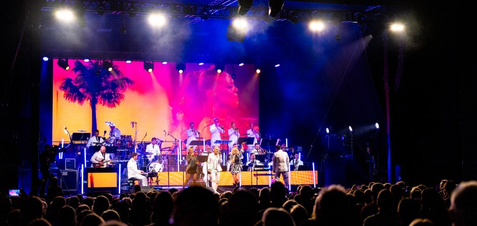 Band spielt auf einer Bühne © Oberstaufen Tourismus GmbH, Nico Spettmann